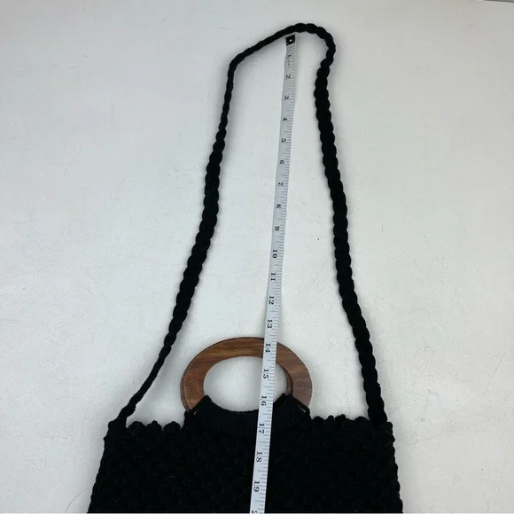DANIELLE NICOLE Crochet Crossbody Purse Black Macrame Fringed w/Wood Handles - Picture 4 of 10